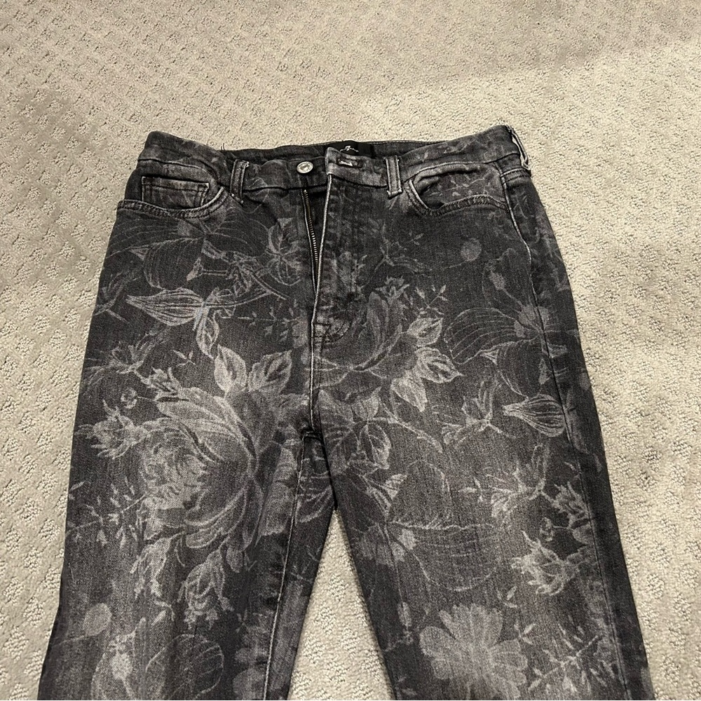 7 For All Mankind size 30 Ultra high rise skinny bootcut in fairytale floral